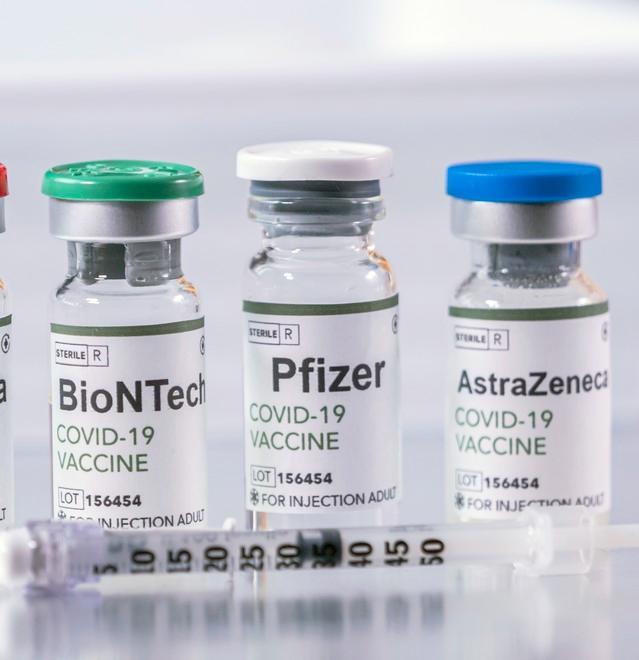 Pfizer o Astrazeneca e assunzioni personale cambiano la tempistica