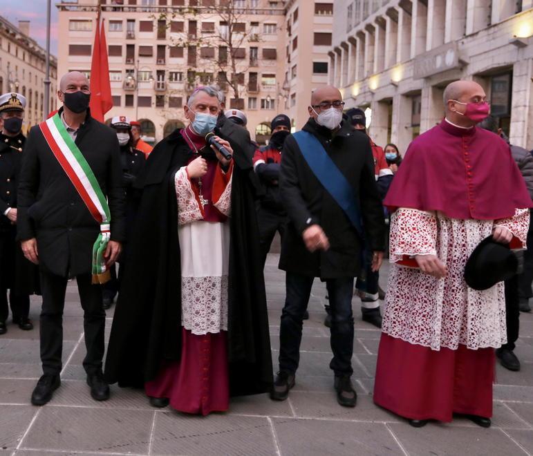 Il vescovo: è in arrivo una tempesta sociale 