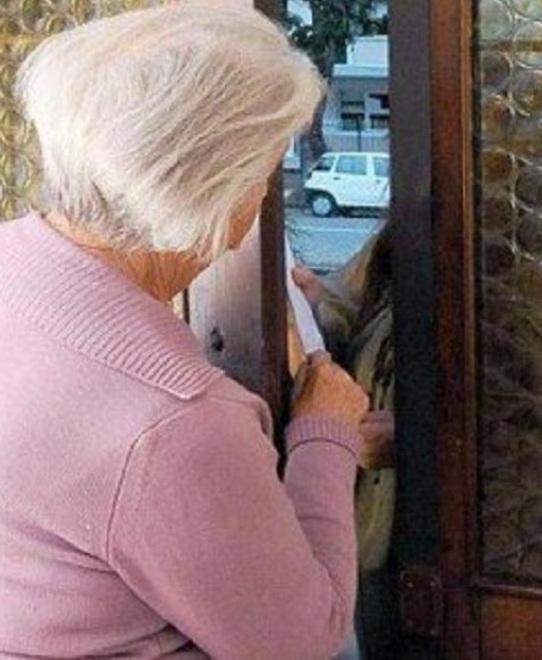 Anziana derubata da un falso carabiniere