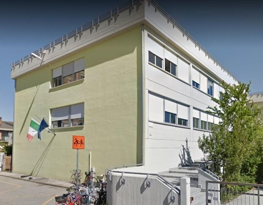 Immagini porno alla riunione online La scuola denuncia «Non è una bravata» 