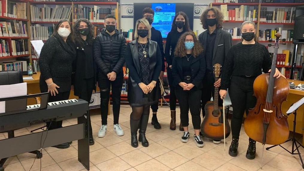 “Viaggio della memoria” in biblioteca tra musica e parole