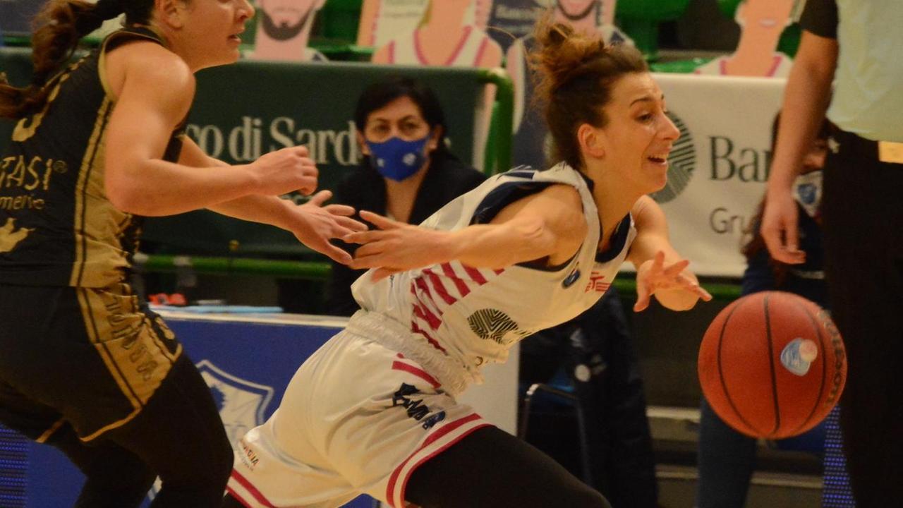 La Dinamo femminile paga il pessimo avvio L’impegno non basta