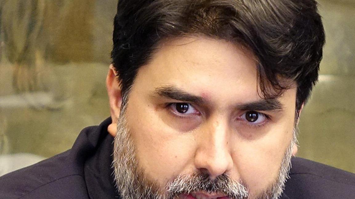 Uno staff extra large per il governatore