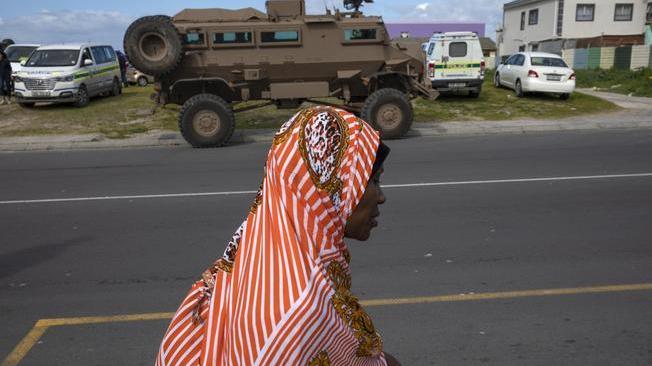 Sudafrica: esercito consente a musulmane il velo in servizio