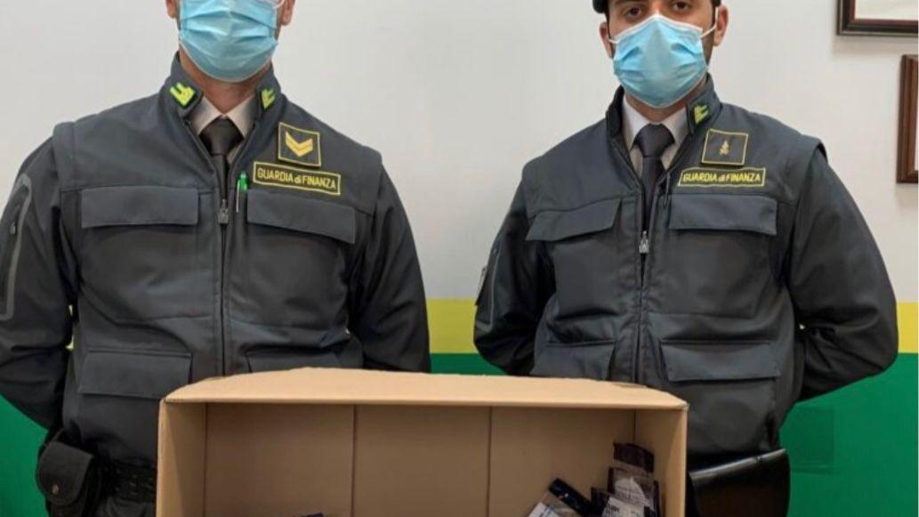 Mascherine e termoscanner: maxi sequestro della guardia di finanza