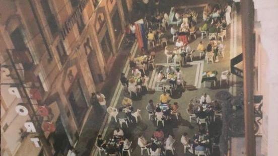 «In via Roma c’era un fiume di giovani alcuni commercianti li hanno cacciati»