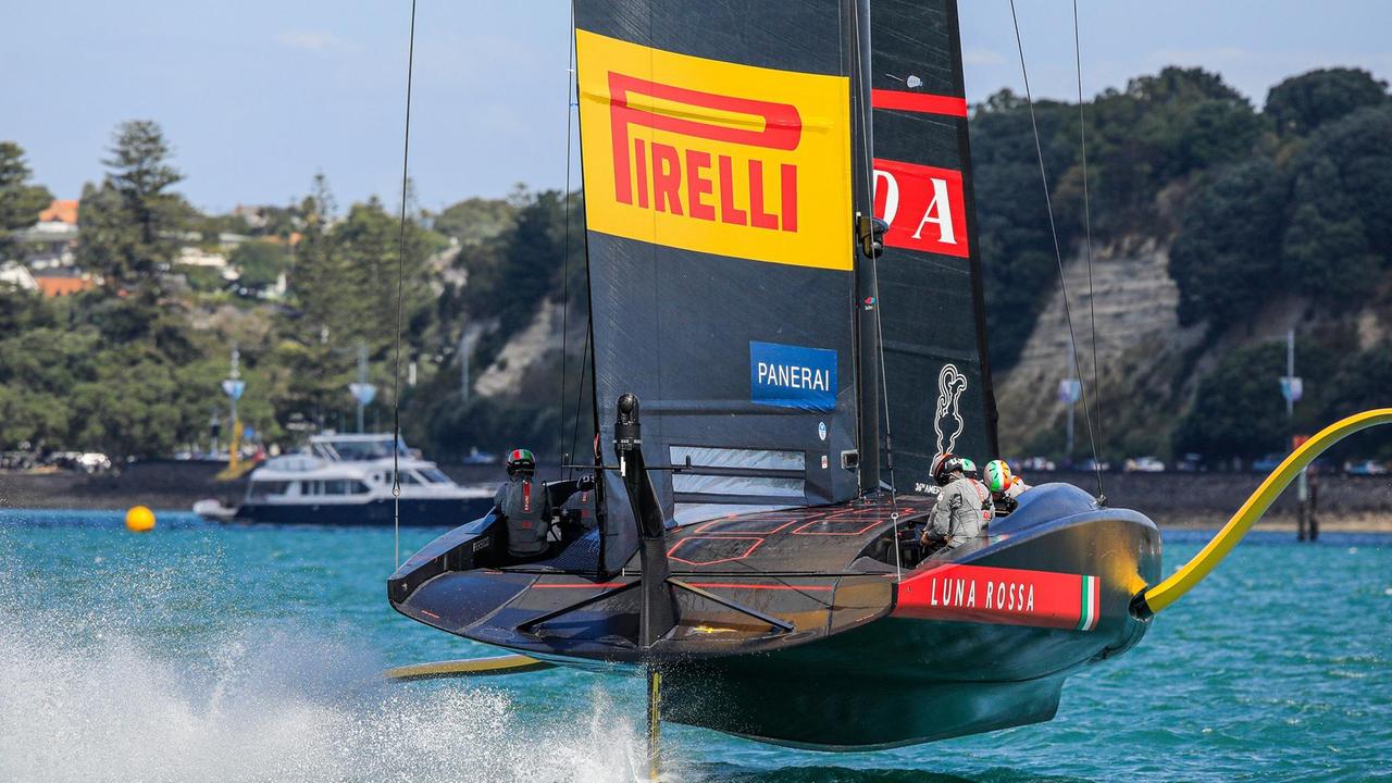 Luna Rossa brilla nella baia di Auckland: 2-0 su American Magic