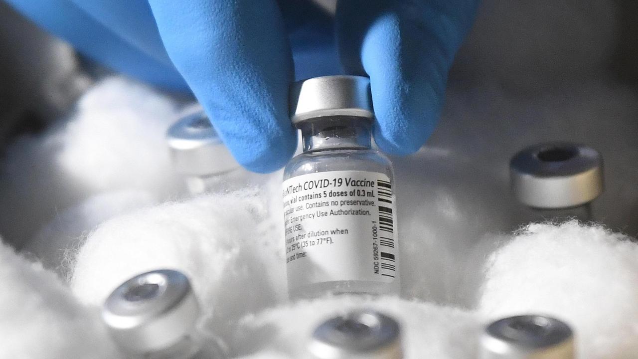 Vaccini, la Toscana pronta a riaprire le agende per le prime dosi Pfizer