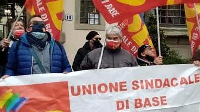 Manifestazione Usb davanti alla Regione «Risposte sul caso Jsw»