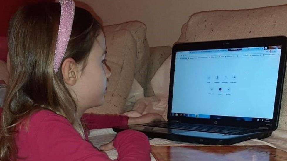 «La mia bimba entusiasta segue con attenzione»
