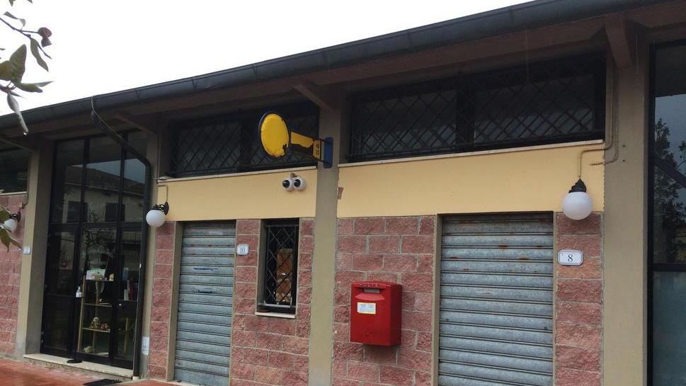 Raccolta di firme per riaprire le Poste a Casino di Terra