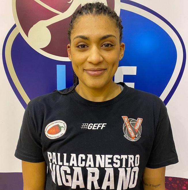La Guilavogui si presenta alla Dondi Vigarano «Mi piace fare a sportellate»