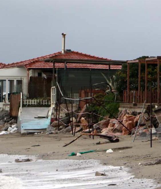 «La sabbia c’è basta prenderla»: iI professor Rosi boccia il progetto della ghiaia di marmo