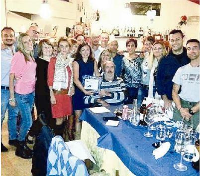 Carrara, nuoto in lutto per l’addio all’allenatore Alessandro Pisani 
