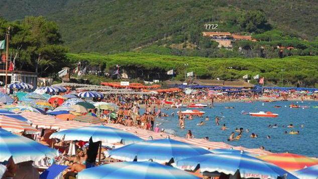 Turismo, nel 2020 perso “solo” il 26%: polemica tra sindaci