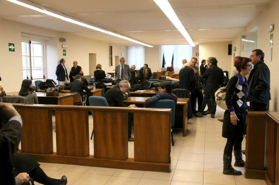 Il lockdown fa calare i furti in casa, ma aumentano le violenze in famiglia 