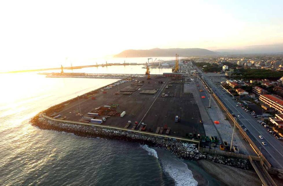 Ma nel Recovery non si parla di ampliamento del porto 
