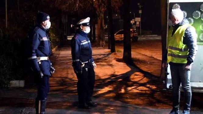 Rissa, bottigliate e sangue in zona movida Ferito un 21enne, fermato quindicenne