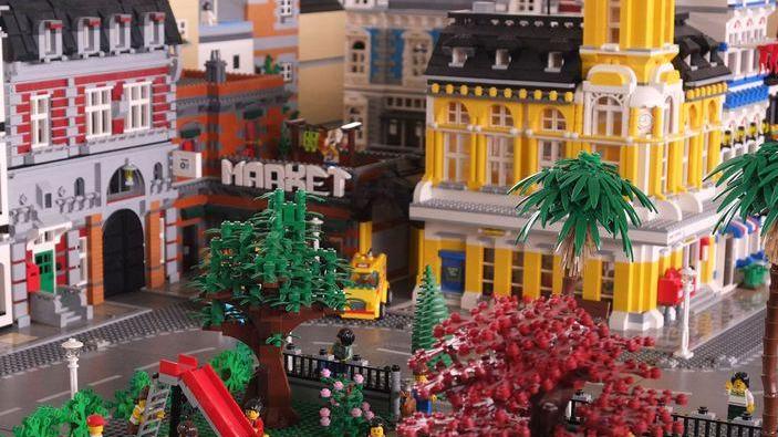 Città, monumenti, paesaggi tutti costruiti con i Lego
