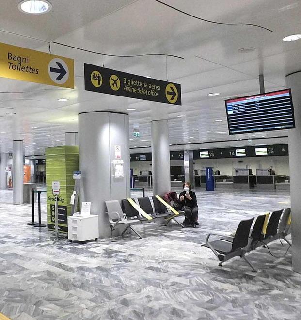 Aeroporto, crollo dei passeggeri: 76 per cento in meno
