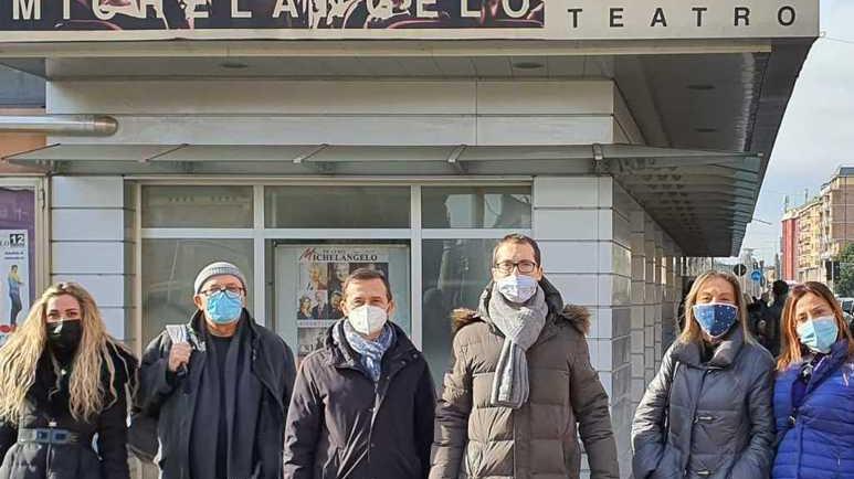 Modena. Ma c’è ancora chi è chiuso, come i teatri Flash mob della Lega al Michelangelo