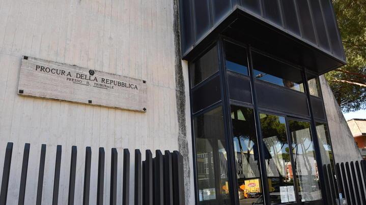 Centrale per falsi passaporti nelle campagne di Manciano