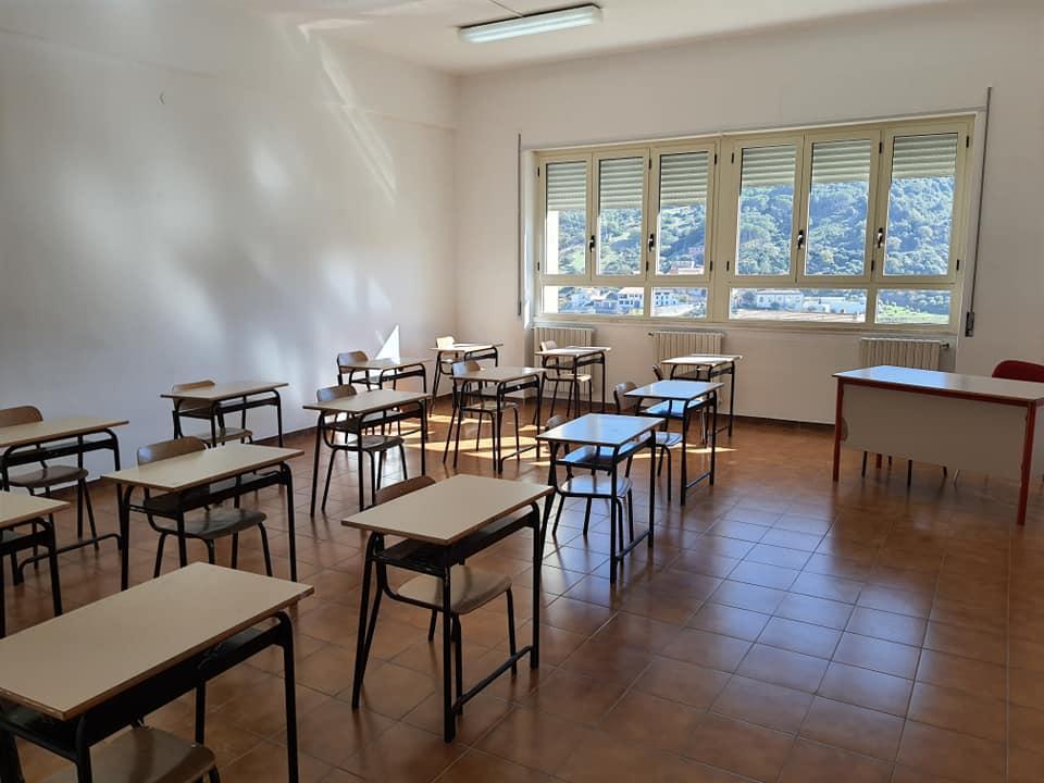 I presidi sardi: "Bentornati a scuola ragazzi"