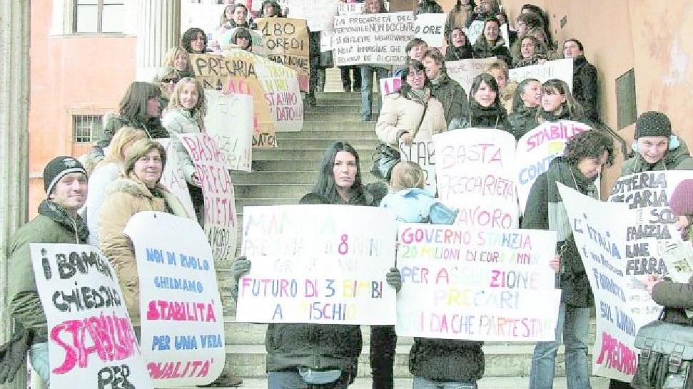 Maestre covid senza stipendio: «Pronta la diffida verso la scuola»