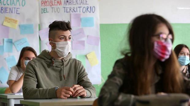 La Nuova in edicola lunedì 1° febbraio, 37mila studenti sardi tornano in classe