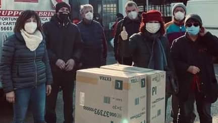 Modena, tre padiglioni di coperte per i profughi in Bosnia