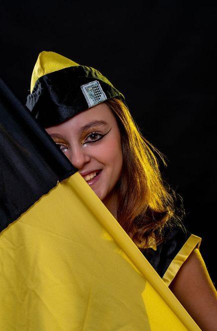 I vecchi abiti del rione Cassarello tirati fuori dal baule e immortalati in foto 