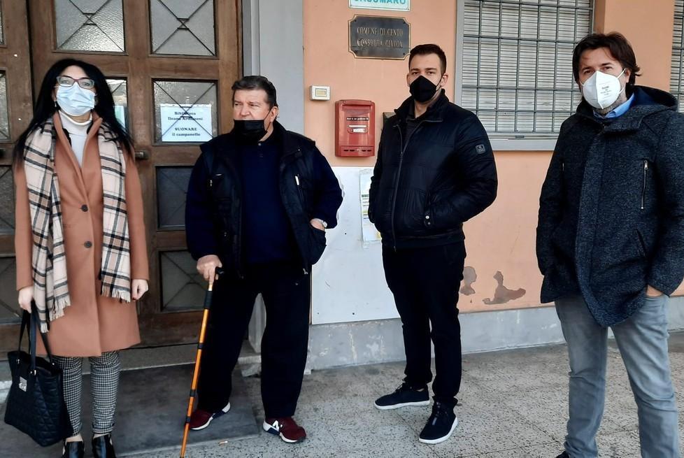 Per il centro prelievi è scontro aperto Scatta la raccolta firme 