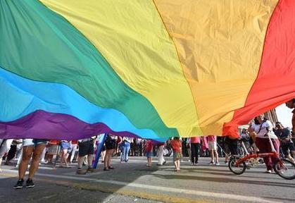 «A 18 anni ho cambiato sesso ora ho paura e mi nascondo» 