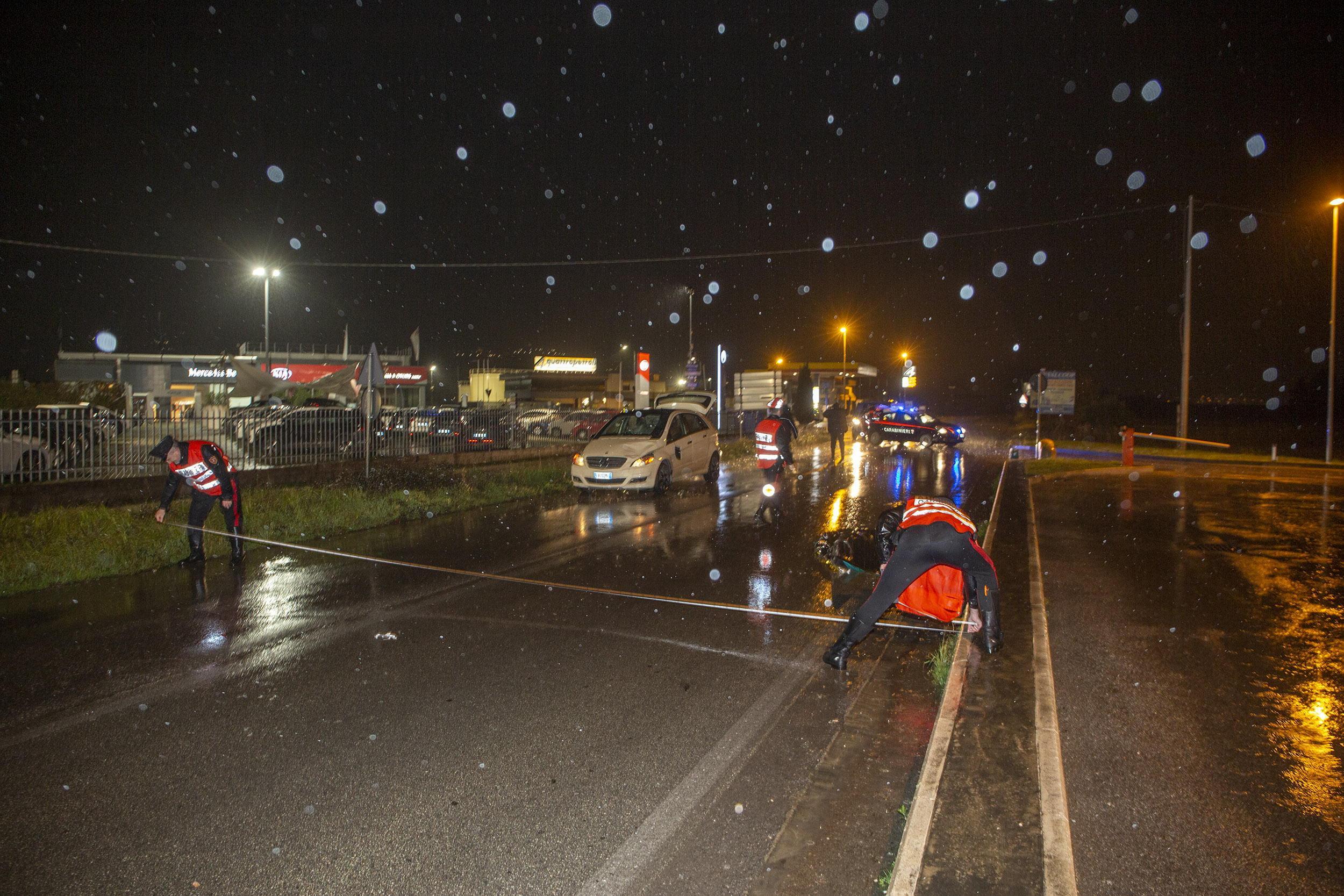 Il punto dove è morto il rider di 47 anni a Montecatini (foto Nucci)