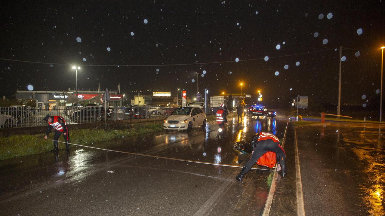 Il punto dove è morto il rider di 47 anni a Montecatini (foto Nucci)