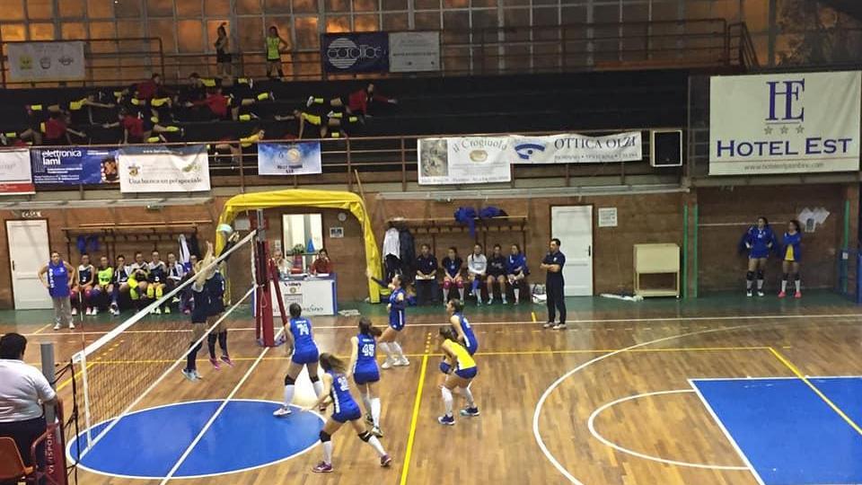 Impianti sportivi al freddo a Rosignano. Il Comune: «Garantiamo le palestre calde, i tamponi spettano alle società»