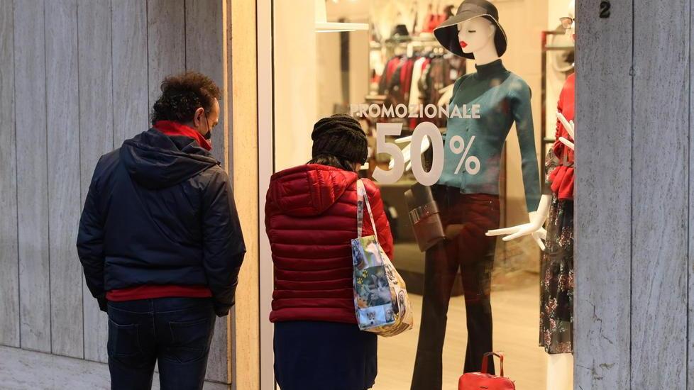 Una domenica da tutto esaurito a Montecatini, i commercianti: «Finalmente la città ricomincia a vivere»