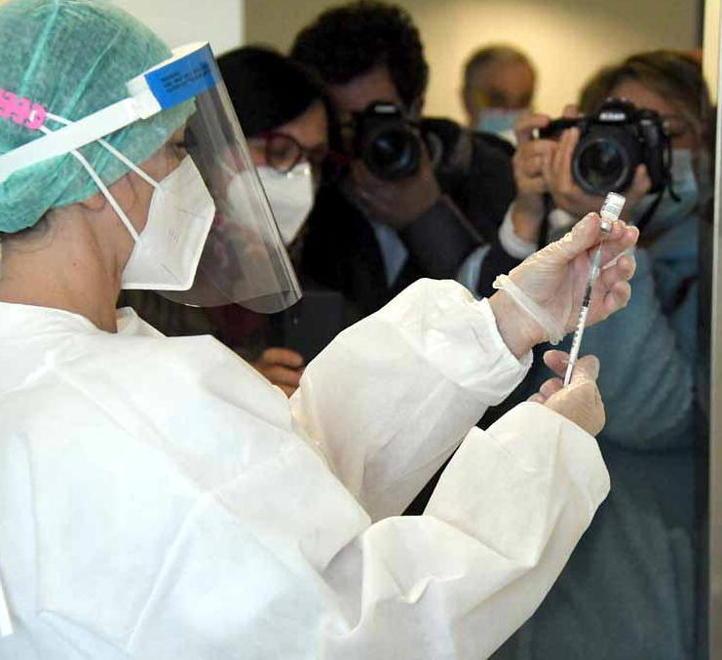 Carrara Fiere, niente vaccini fino a marzo 