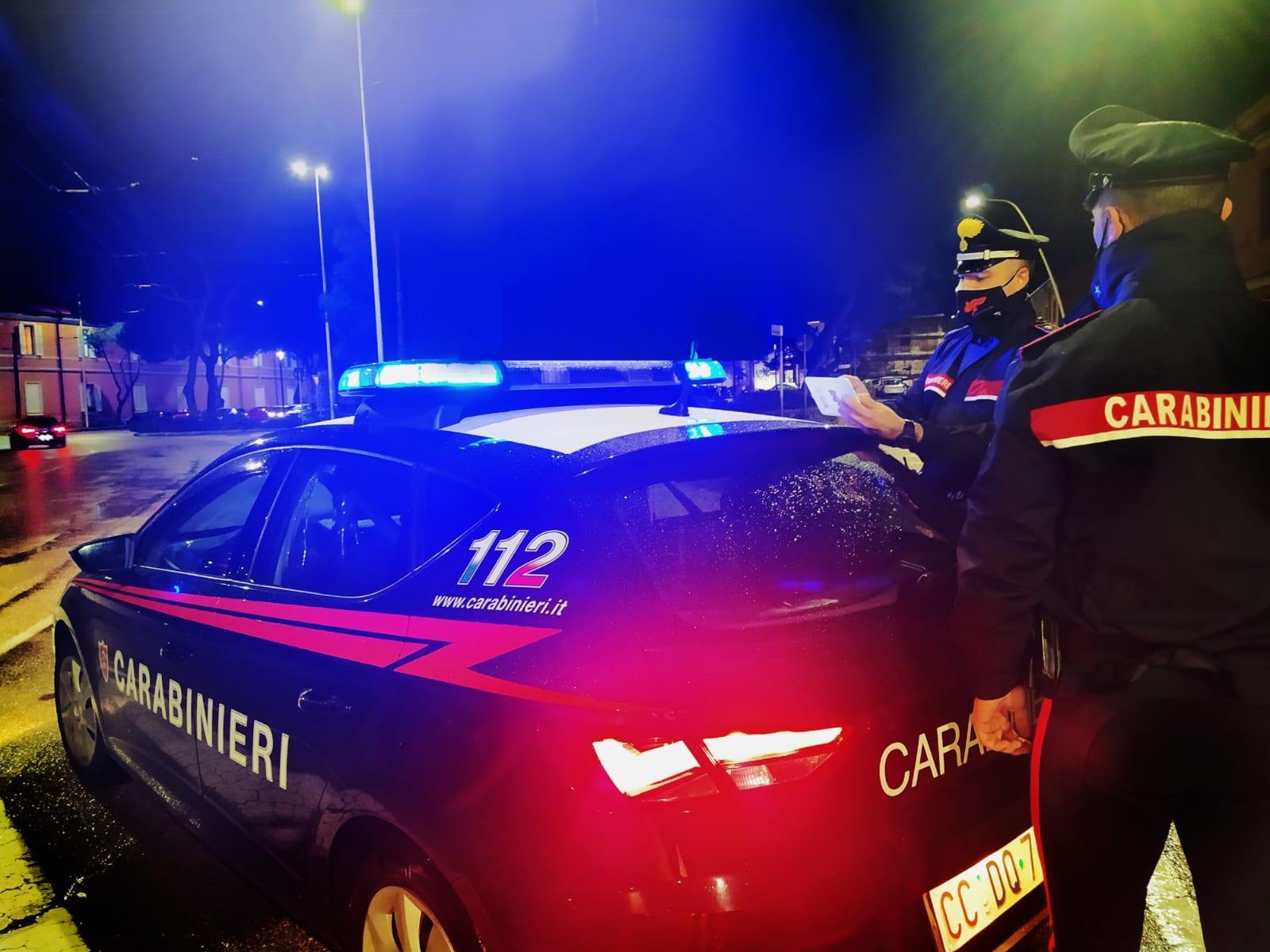 Decimomannu, ubriaco devasta l'azienda del padre e cerca di investire i carabinieri
