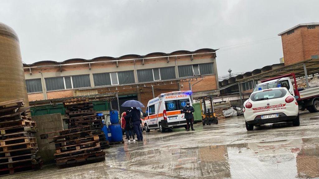 Cade da un'altezza di tre metri e muore a 51 anni: tragedia sul lavoro a Castelfranco - Foto