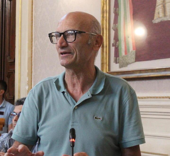 “Indagine” sulle coppie gay a Collesalvetti, dopo la bufera. La Lega ritira l’interpellanza 