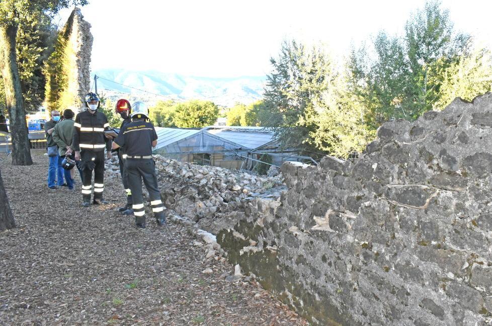 Caccia ai soldi per risistemare le mura di Pistoia: il Comune punta sugli stemmi antichi 