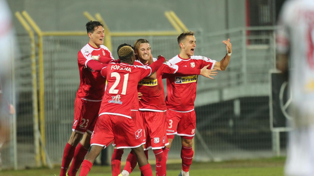 I nuovi acquisti lanciano il Carpi: prima vittoria per Foschi