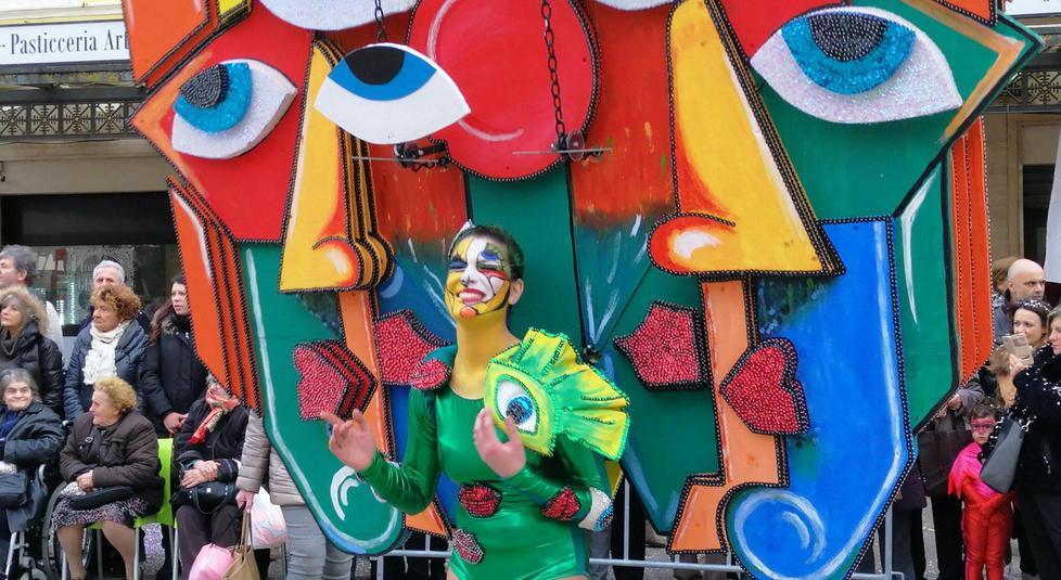 «Il Carnevale tornerà con la sua esplosione di colori e musica»