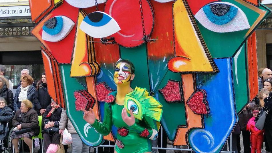 «Il Carnevale tornerà con la sua esplosione di colori e musica»