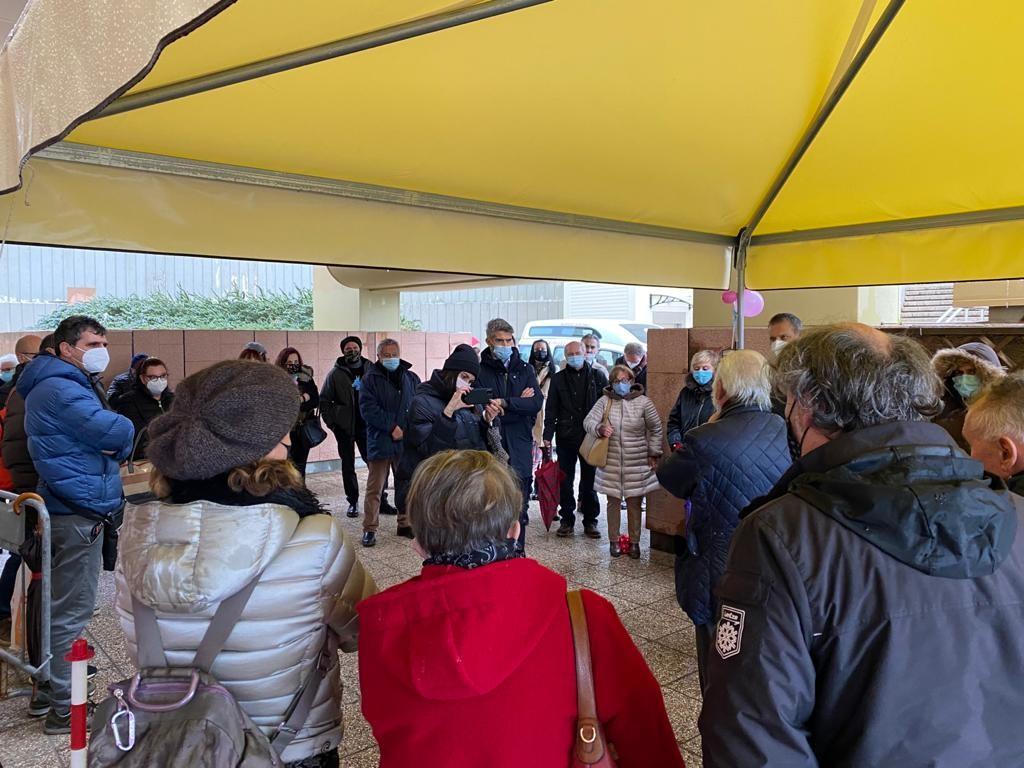 Il presidio all’ingresso di Villamarina