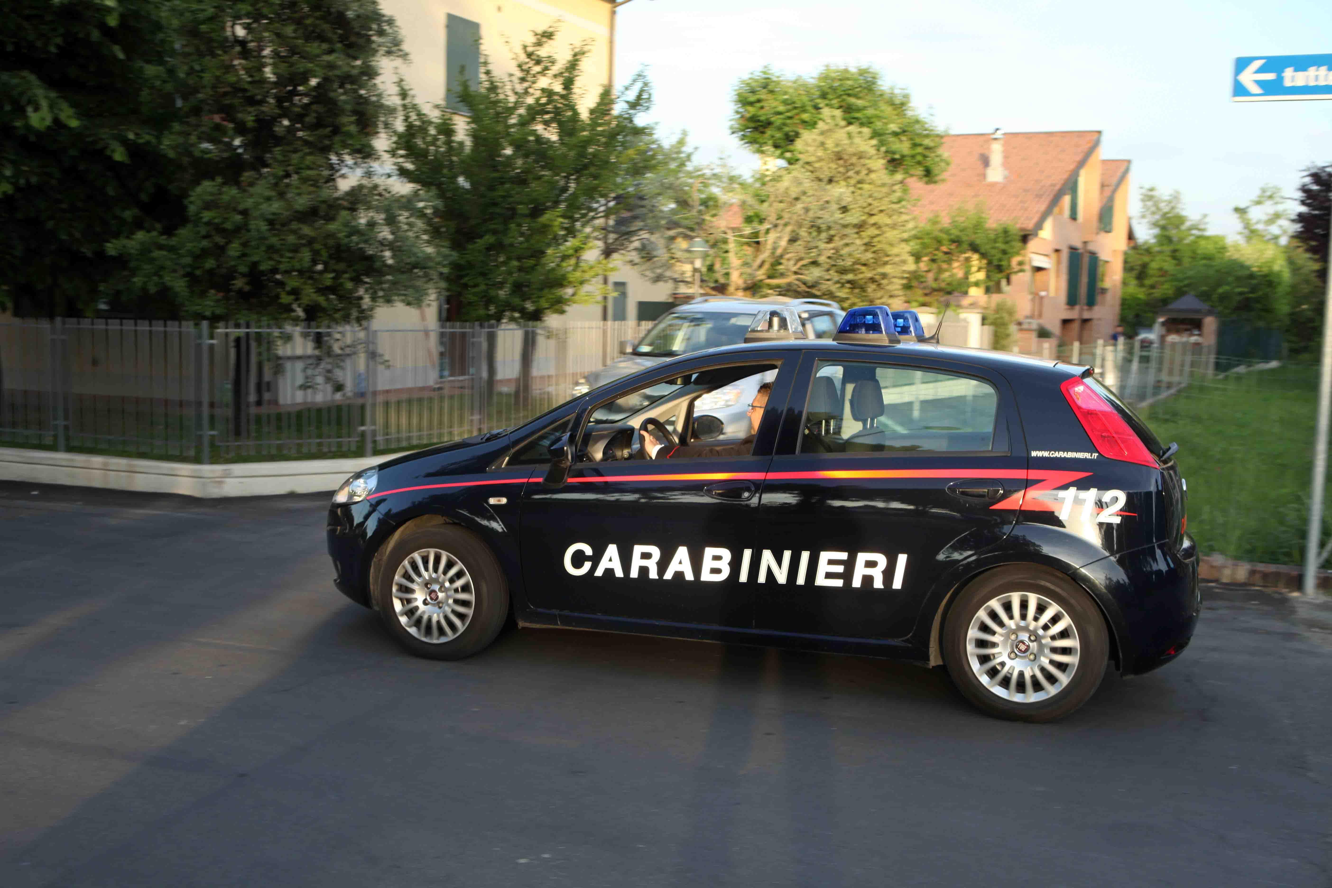 Val D'Enza, violenze e minacce di morte alla compagna invalida al 100%: denunciato 