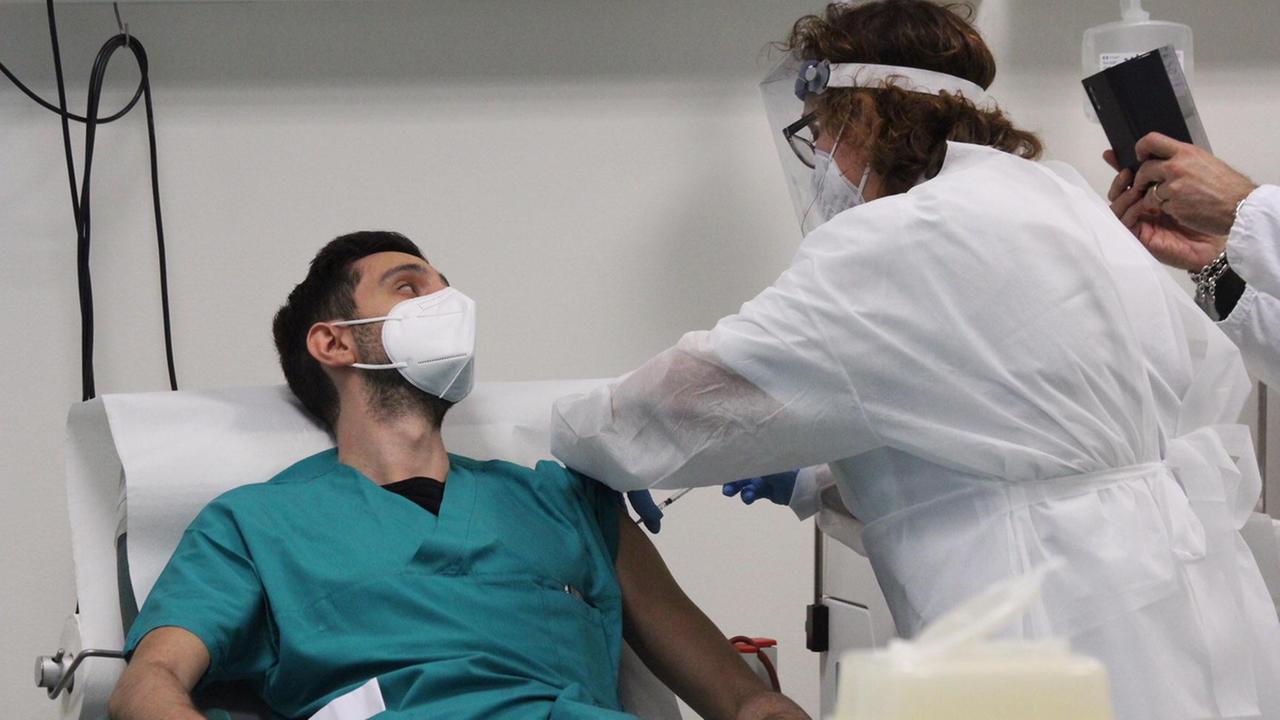 Coronavirus, sette decessi e dieci ricoveri nel Ferrarese. Tra i nuovi positivi anche l'assessore Gulinelli