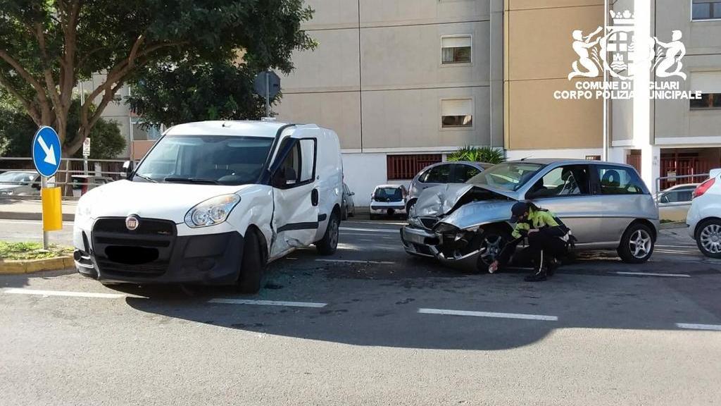 Cagliari, quattro donne ferite in due incidenti stradali distinti