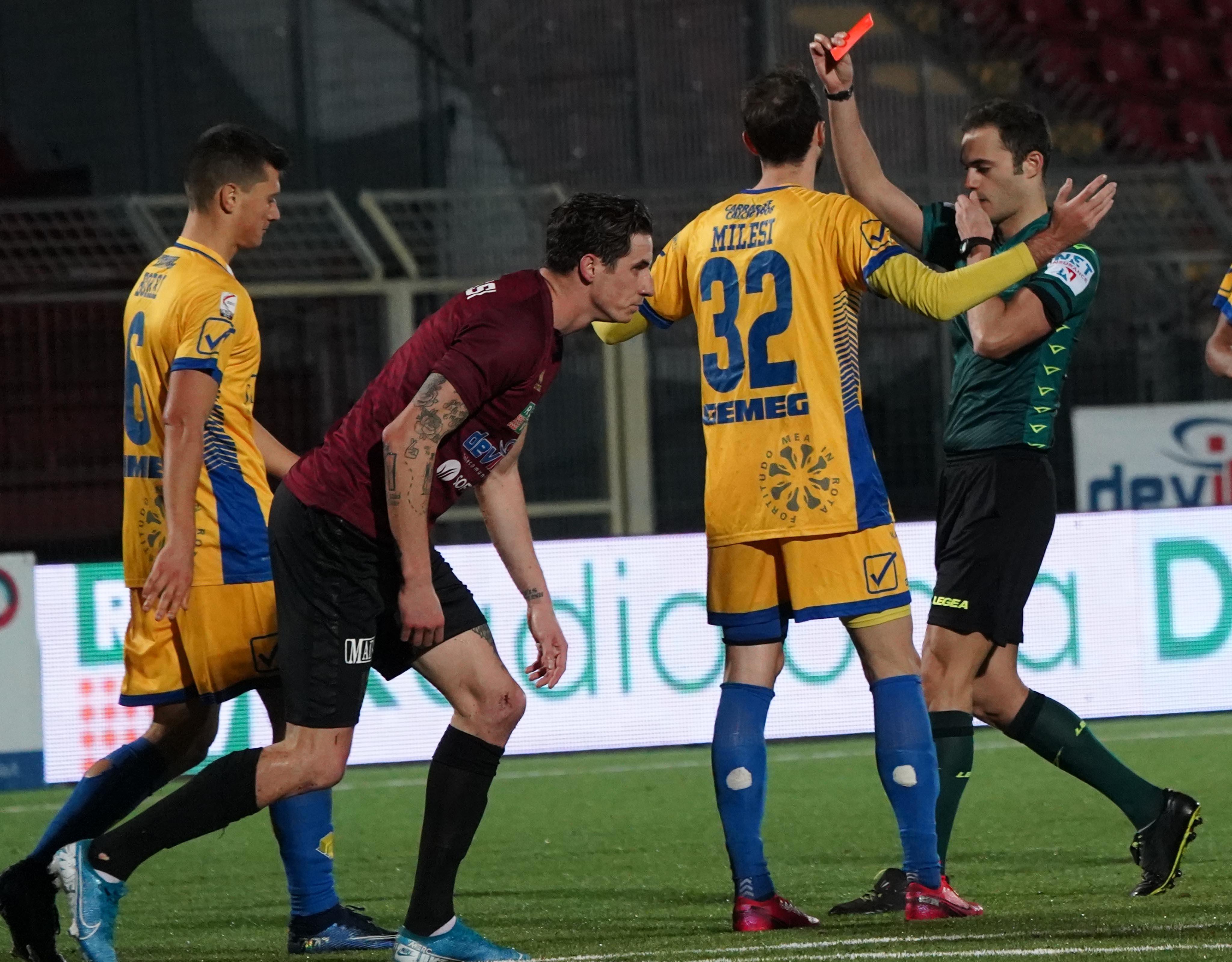 Pontedera e Carrarese pari in tutto